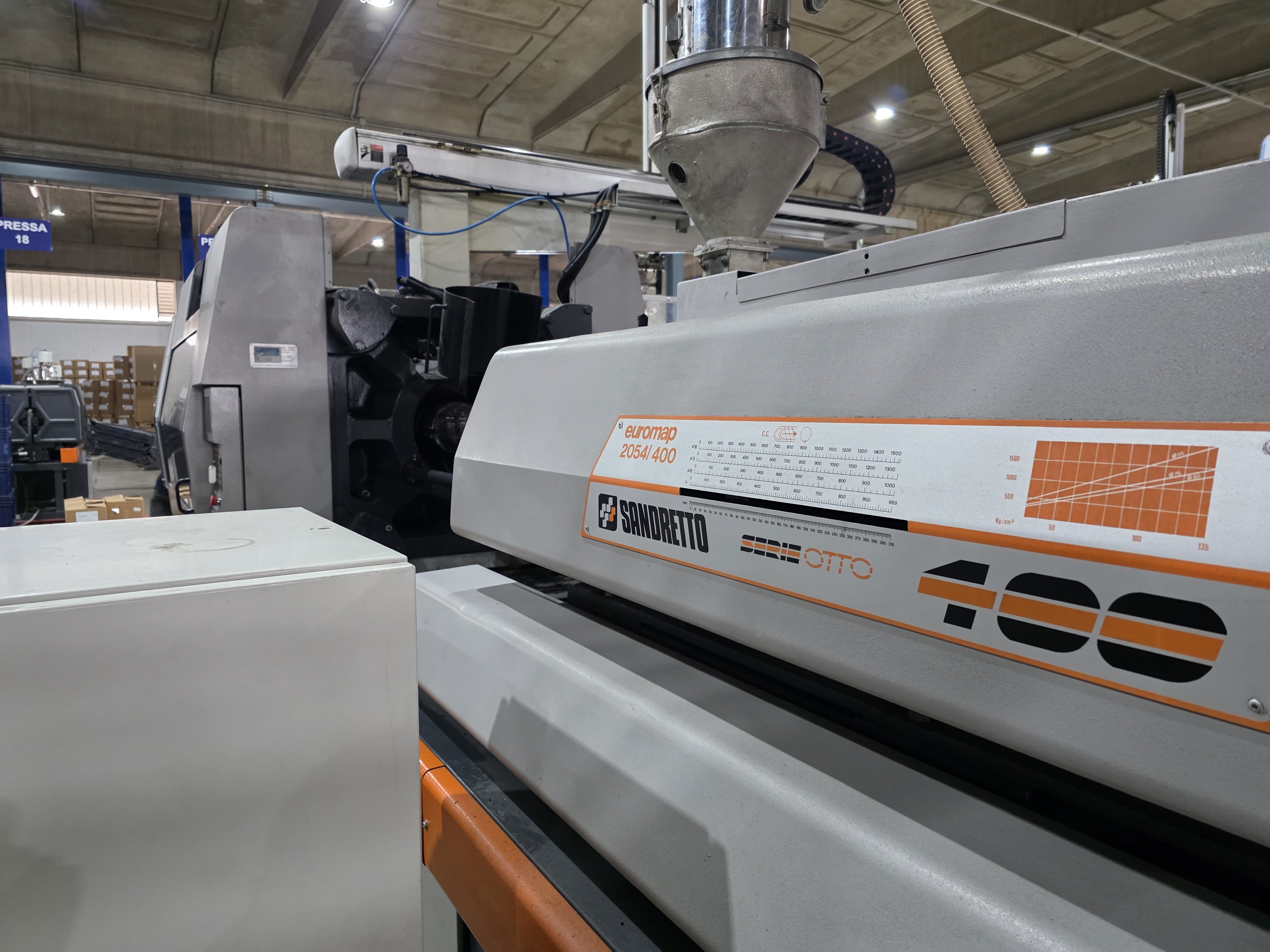 Presse iniezione plastica Sandretto 485t + 400t + 270t in vendita - foto 5