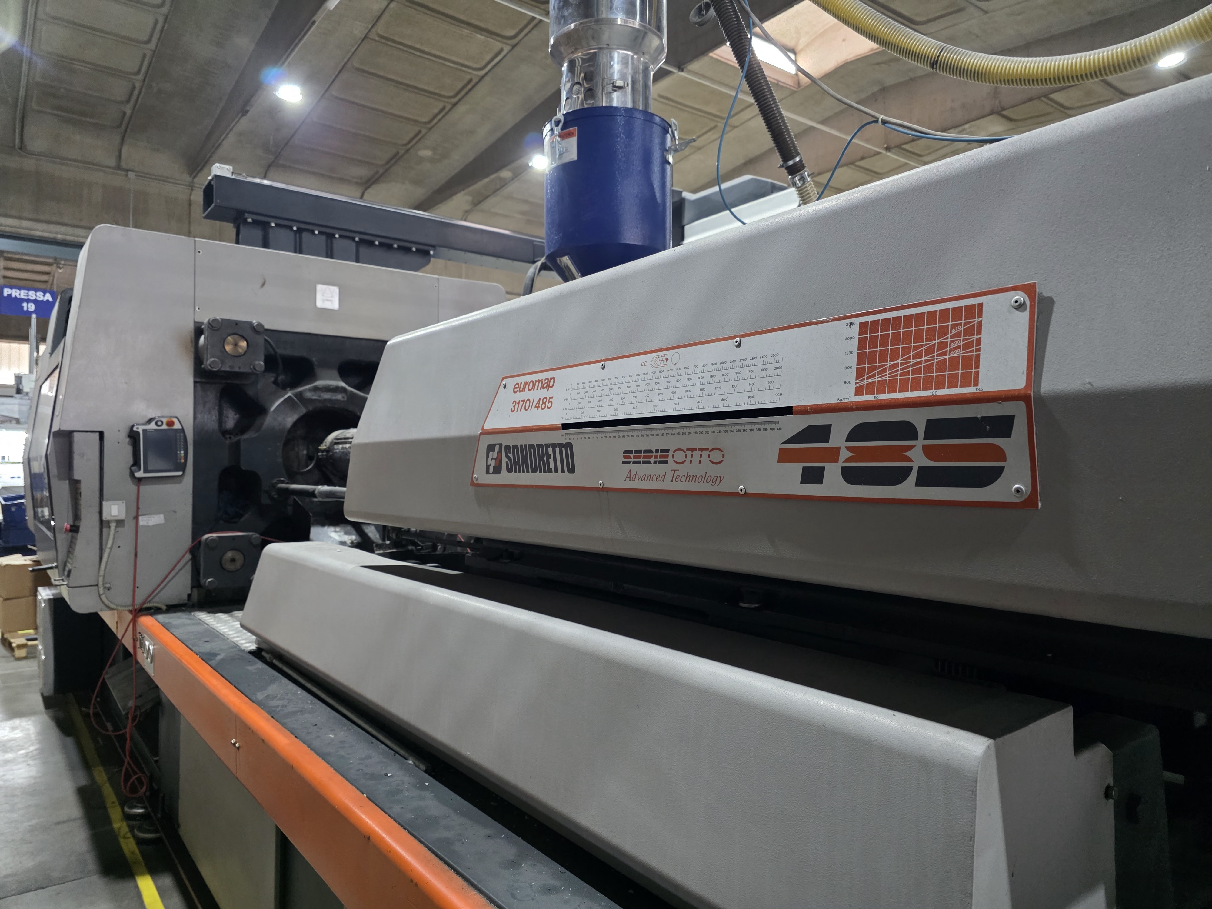 Presse iniezione plastica Sandretto 485t + 400t + 270t in vendita - foto 1