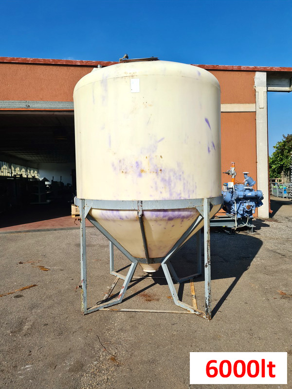 Silos in plastica per liquidi usati in vendita - foto 1