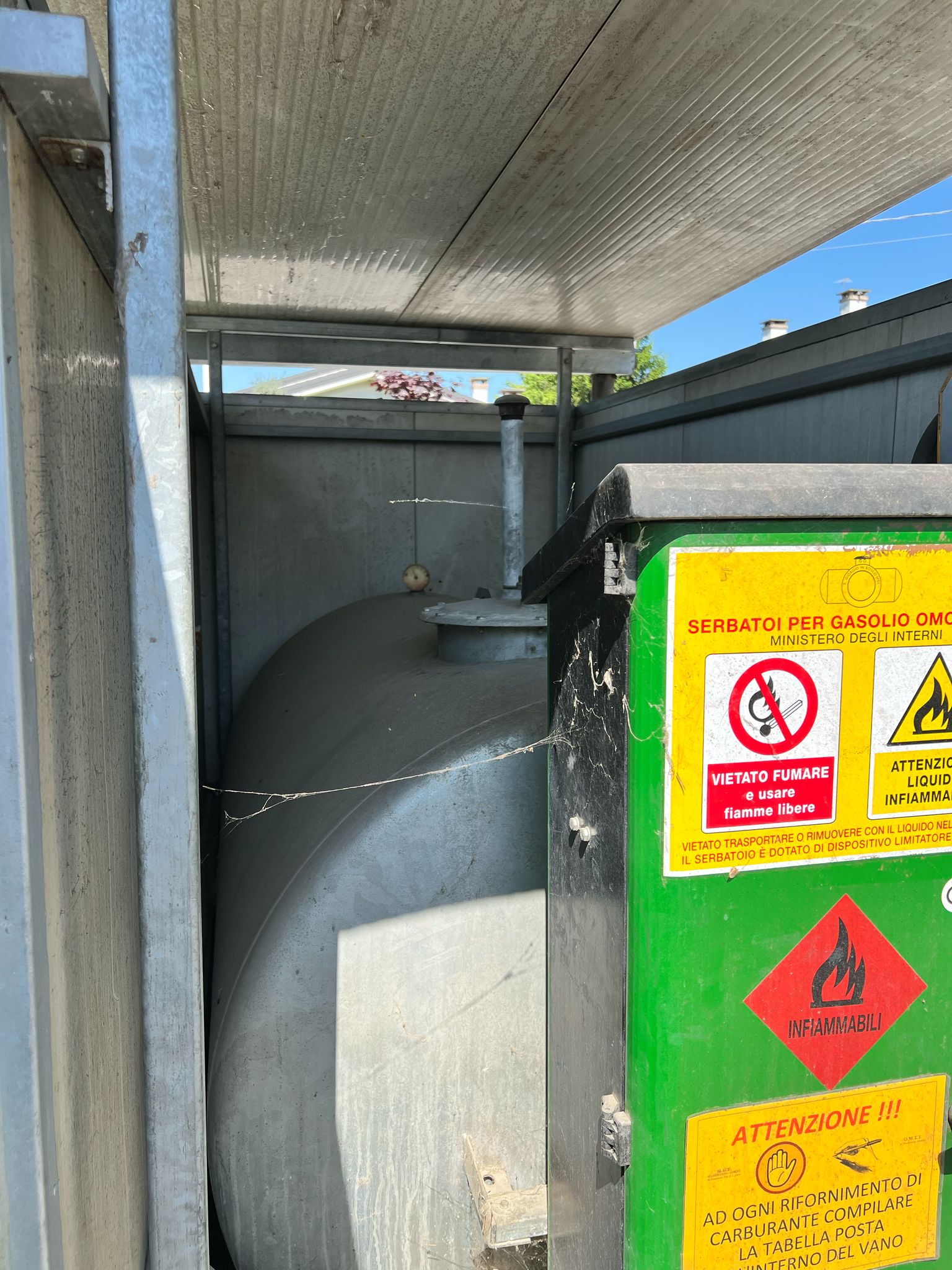 SERBATOIO/DISTRIBUTORE DI GASOLIO in vendita - foto 6