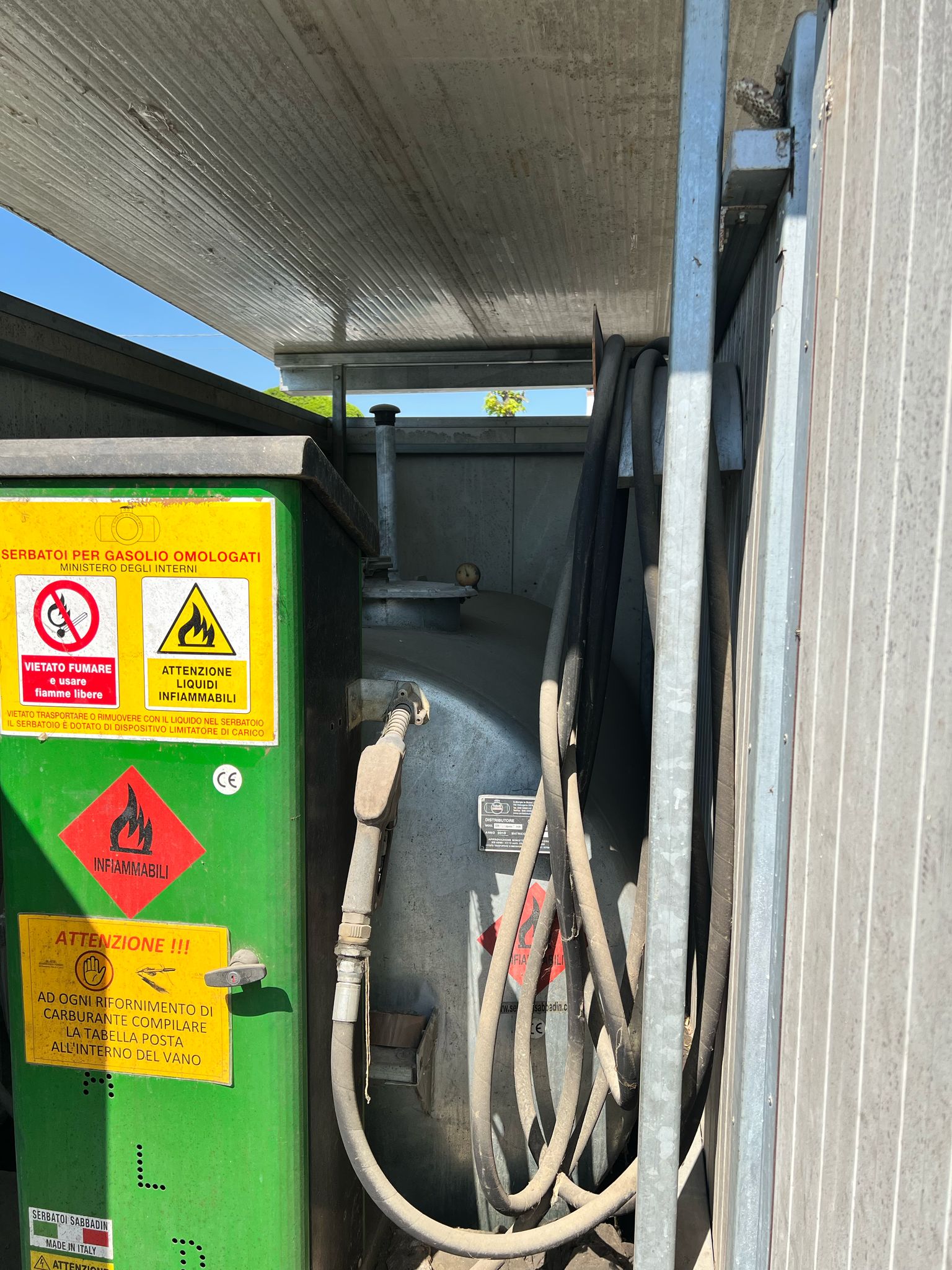 SERBATOIO/DISTRIBUTORE DI GASOLIO in vendita - foto 3