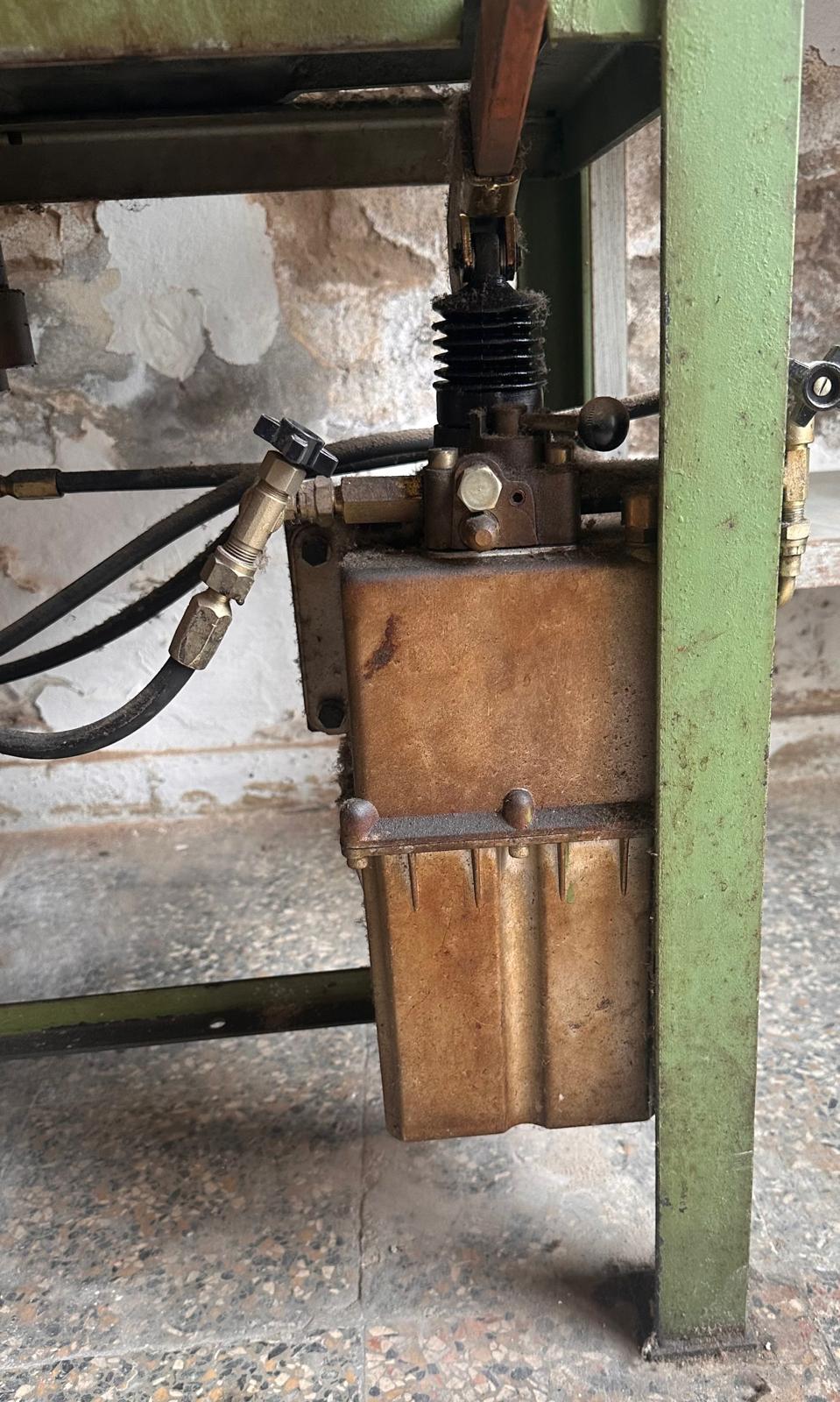 Pressa idraulica manuale in vendita - foto 4