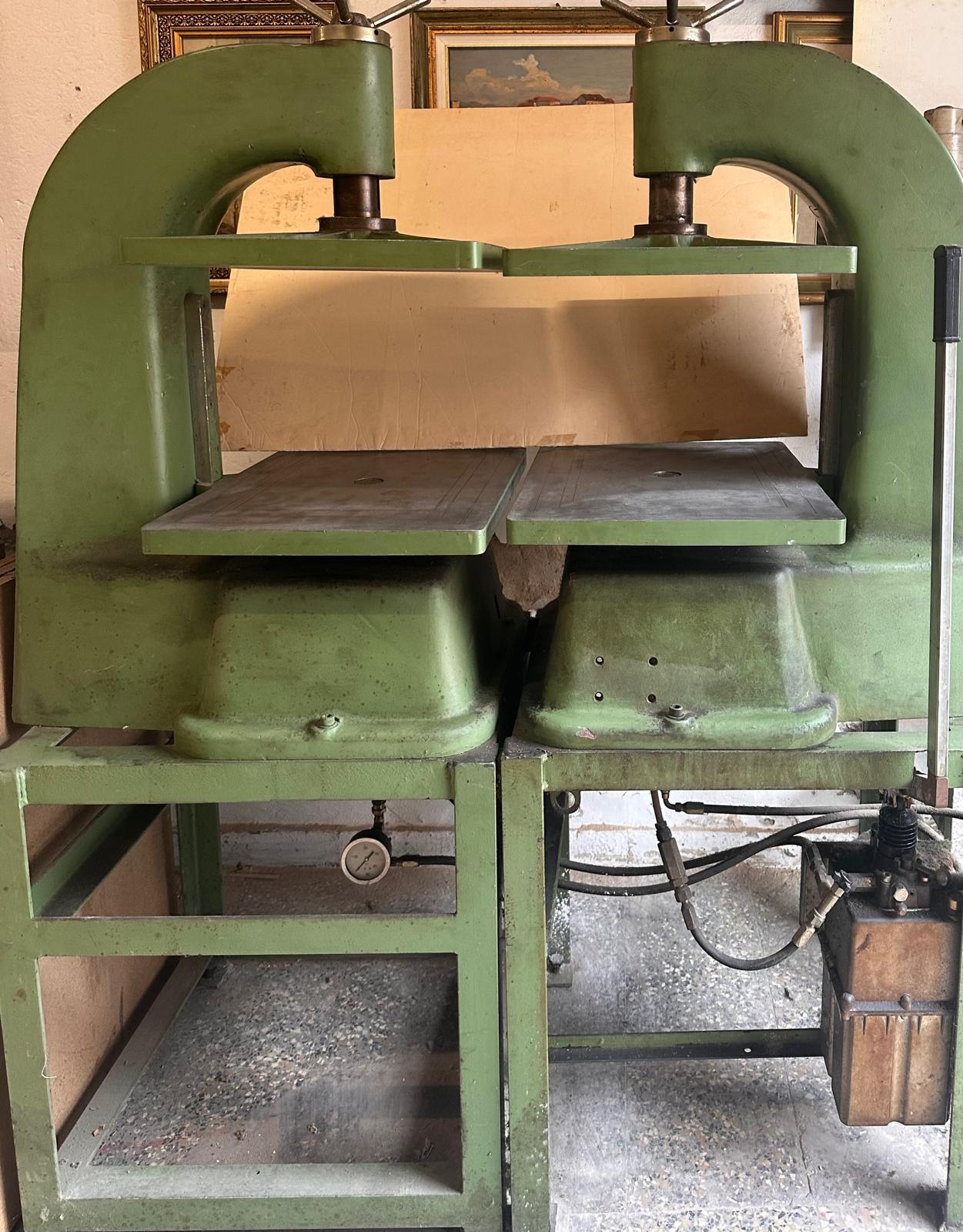 Pressa idraulica manuale in vendita - foto 5