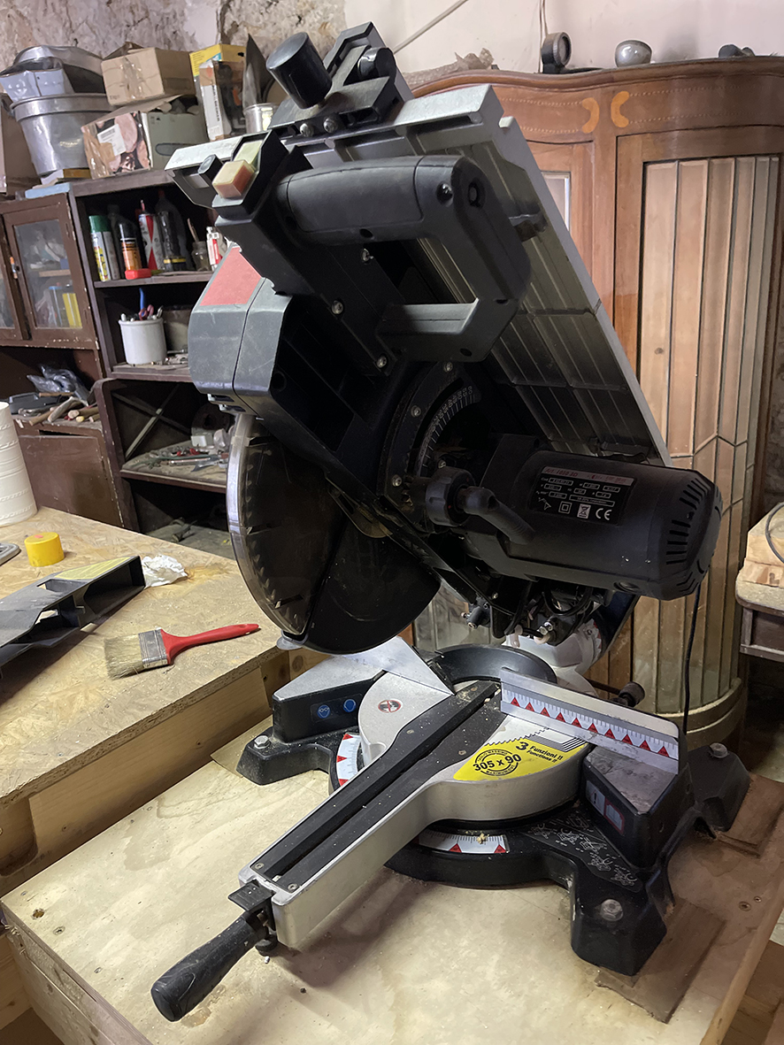 TRONCATRICE CIRCOLARE FEMI 1050 3D LEGNO E ALLUMINIO in vendita - foto 3