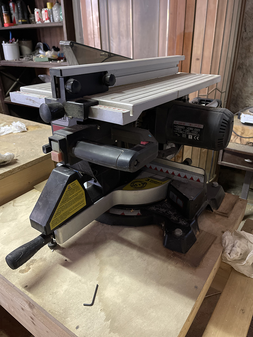TRONCATRICE CIRCOLARE FEMI 1050 3D LEGNO E ALLUMINIO in vendita - foto 4