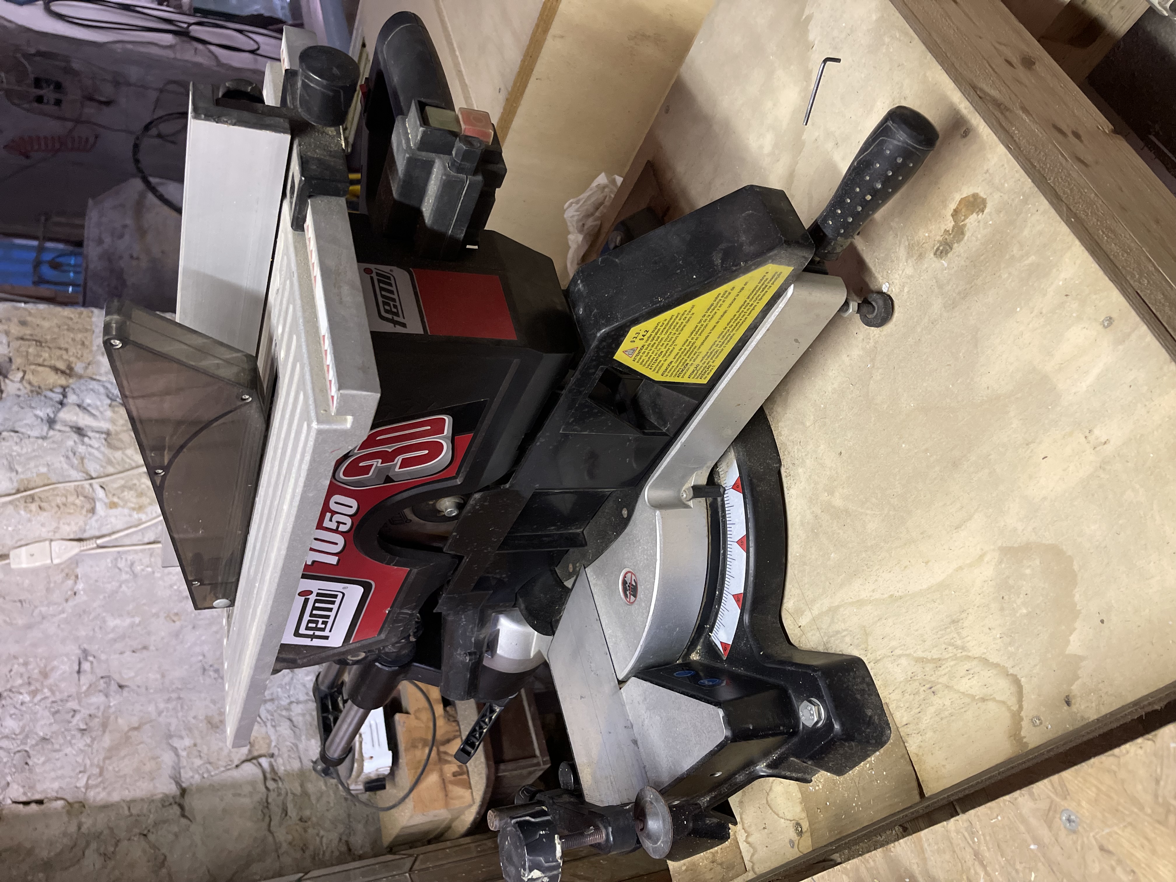 TRONCATRICE CIRCOLARE FEMI 1050 3D LEGNO E ALLUMINIO in vendita - foto 2