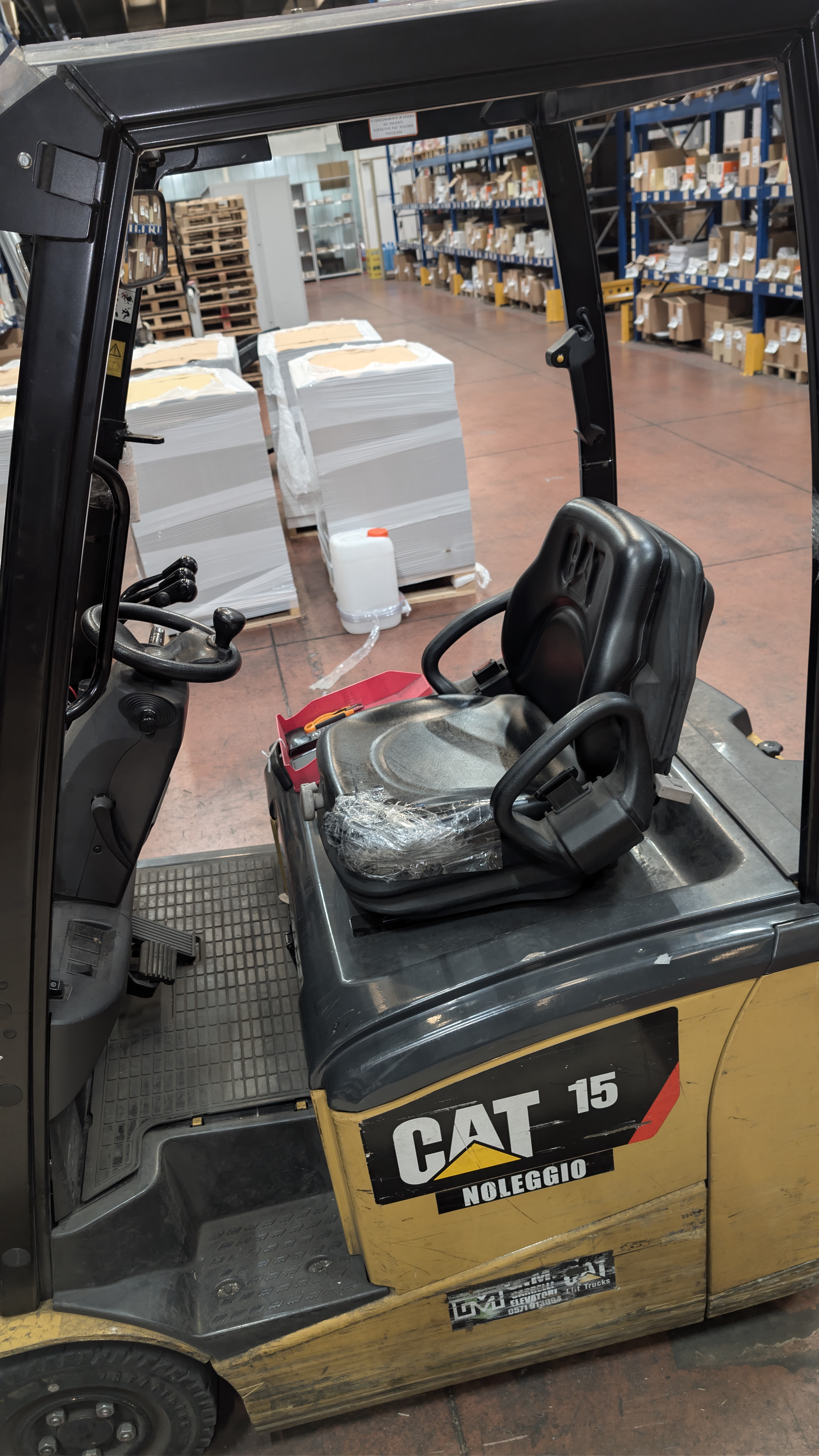 Carrello elevatore CAT Caterpillar EP15PNT in vendita - foto 2
